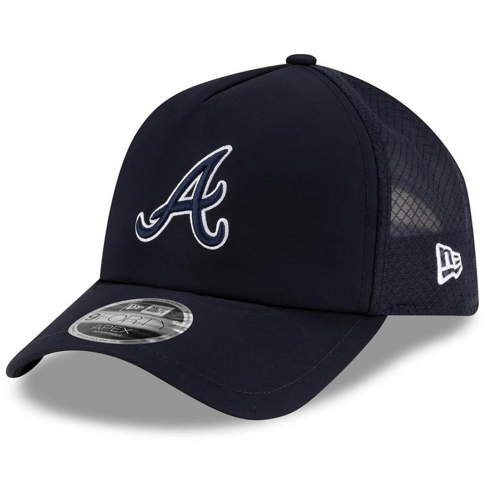 Atlanta Braves 2026 Batting Practice Apex 9FORTY Adjustable Trucker Hat - Navy | New Era