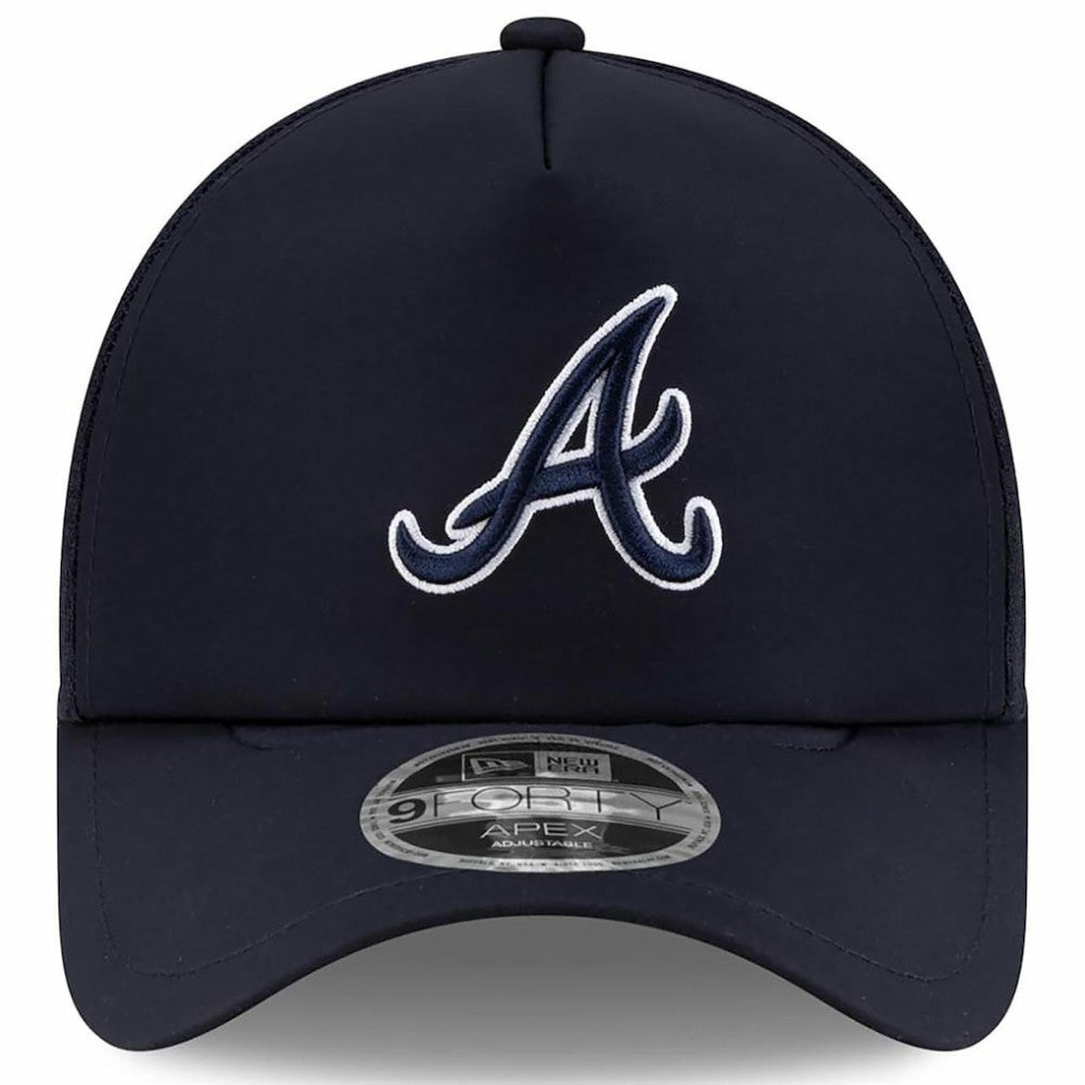 Atlanta Braves 2026 Batting Practice Apex 9FORTY Adjustable Trucker Hat - Navy | New Era