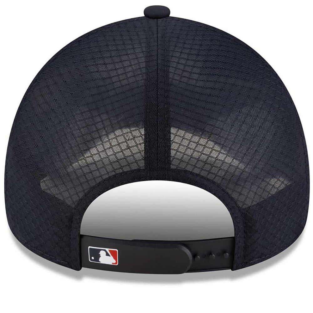 Cleveland Guardians 2026 Batting Practice Apex 9FORTY Adjustable Trucker Hat - Navy | New Era