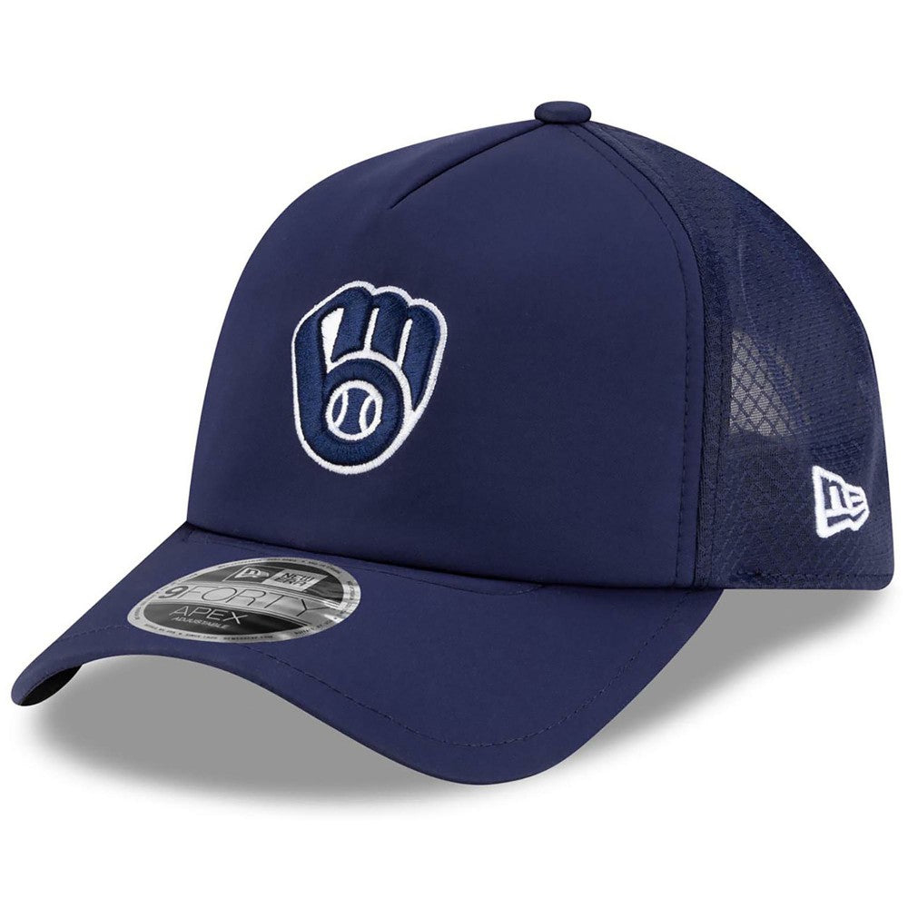 Milwaukee Brewers 2026 Batting Practice Apex 9FORTY Adjustable Trucker Hat - Navy | New Era