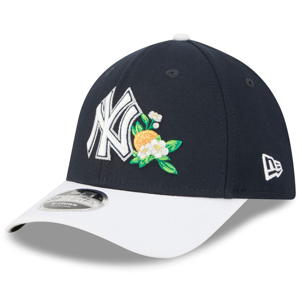 New York Yankees 2026 Spring Training M-Crown 39THIRTY Flex Hat - Navy/White | New Era