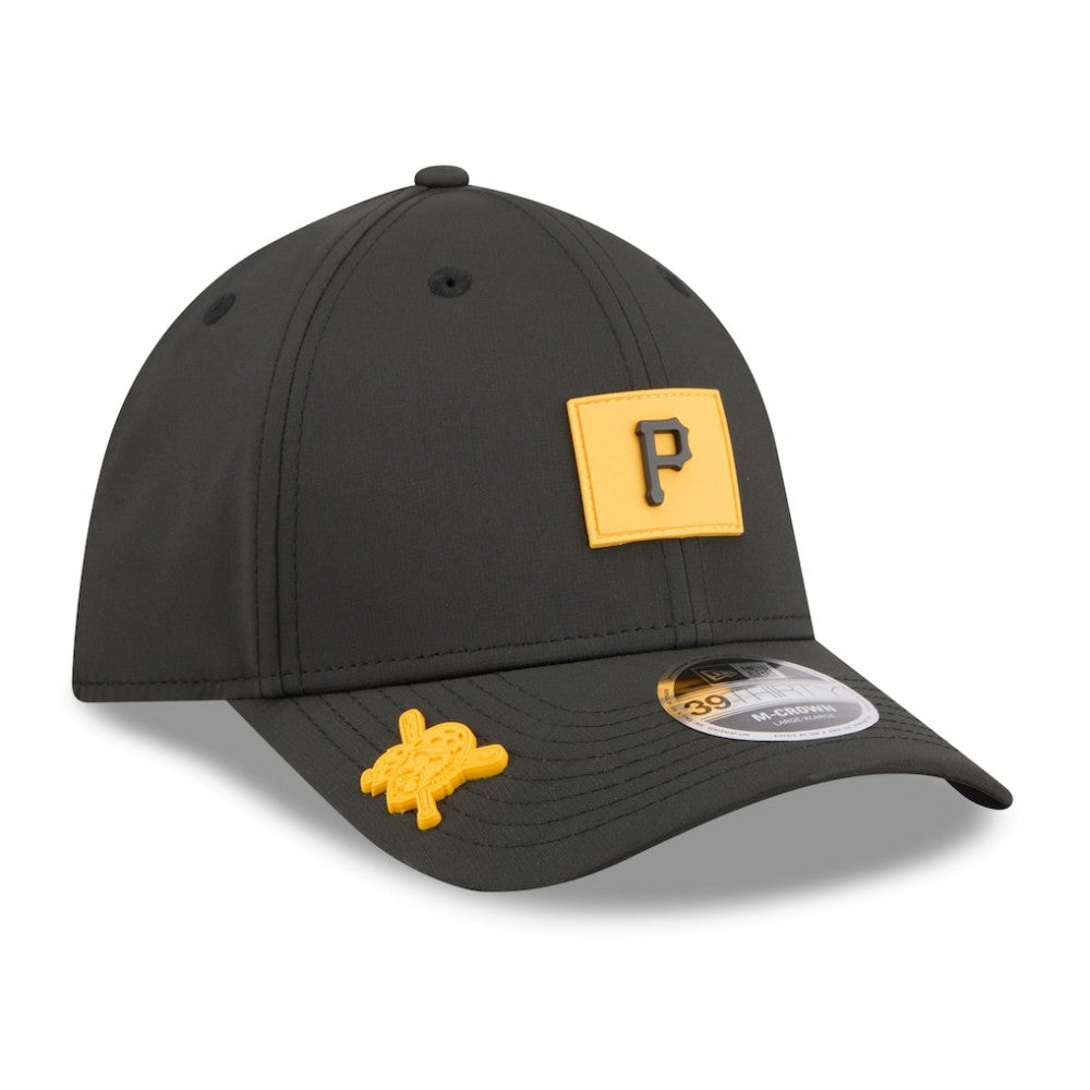 Pittsburgh Pirates 2026 Clubhouse M-Crown 39THIRTY Flex Hat - Black | New Era