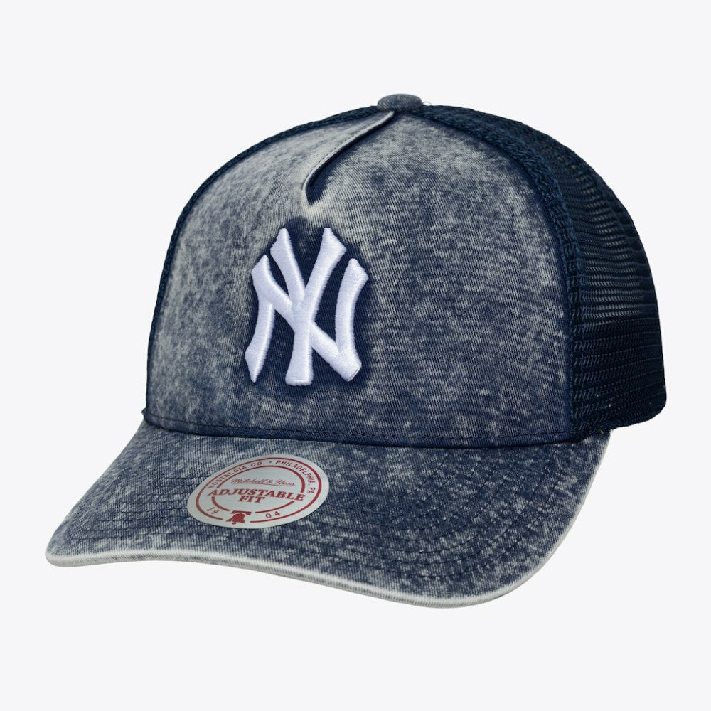 New York Yankees Unisex Gameday Adjustable Trucker Hat - Navy | Mitchell & Ness