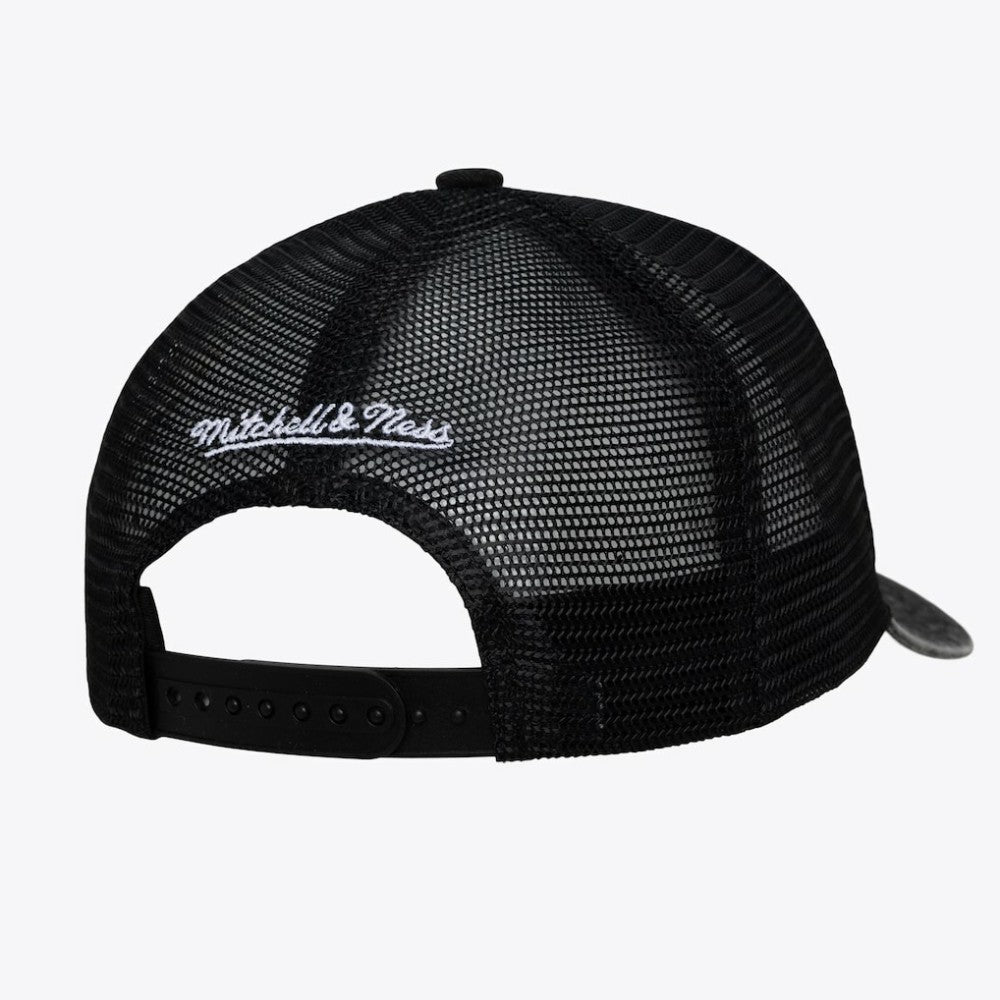 San Francisco Giants Unisex Gameday Adjustable Trucker Hat - Black | Mitchell & Ness