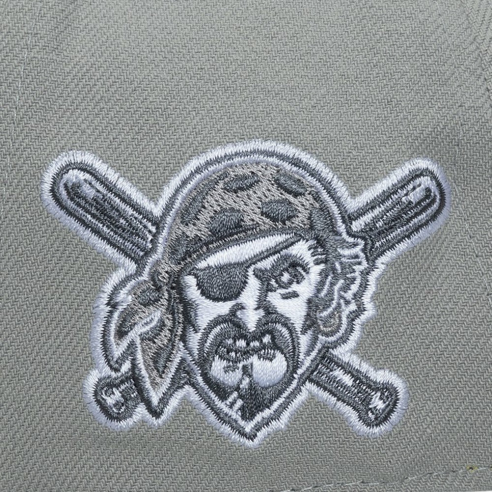 Pittsburgh Pirates Thunderstorm Head Coach Pro-Crown Adjustable Hat - Gray | Mitchell & Ness