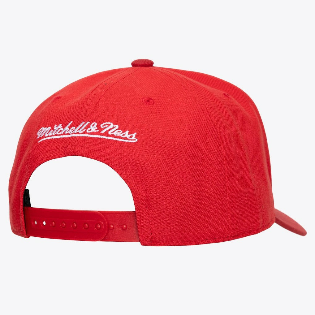 Chicago Bulls Legendary Home Pro Pinch Snapback Hat - Red | Mitchell & Ness for sale