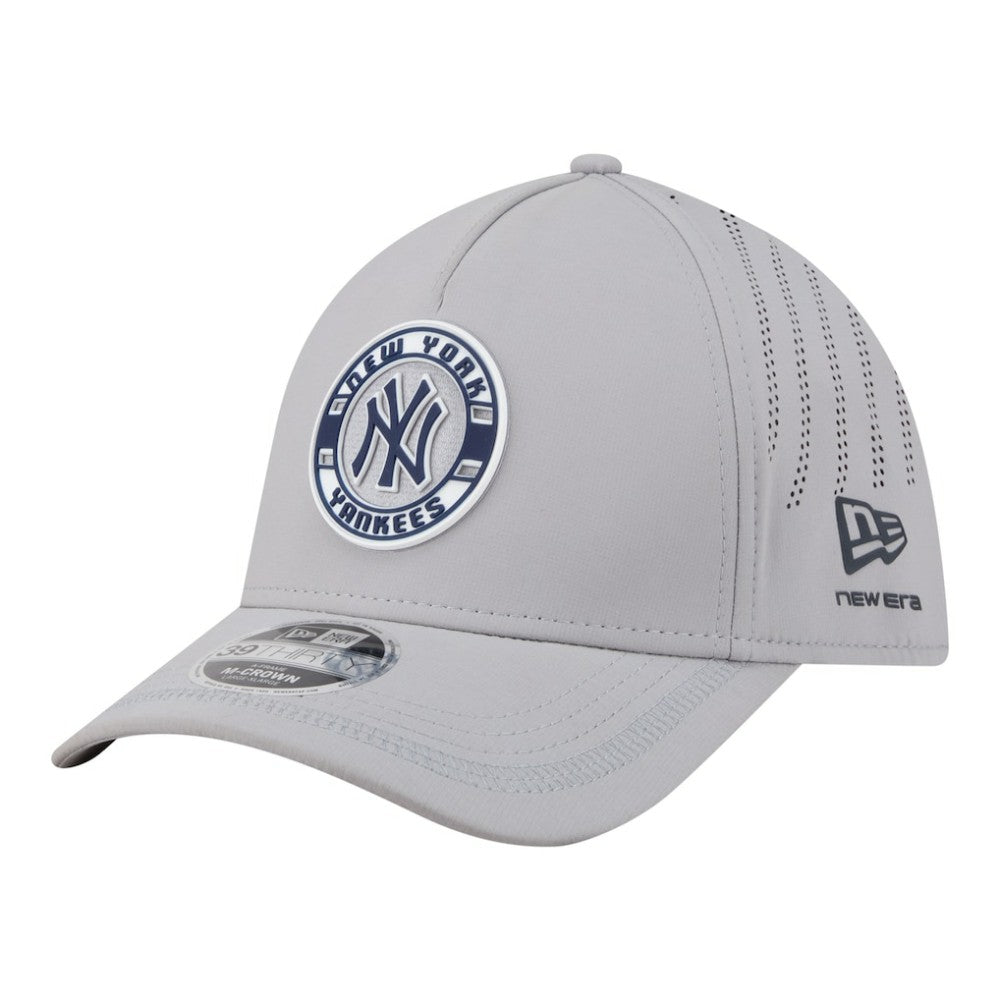 New York Yankees Patch 39THIRTY A-Frame M-Crown Perforated Flex Hat - Gray | New Era