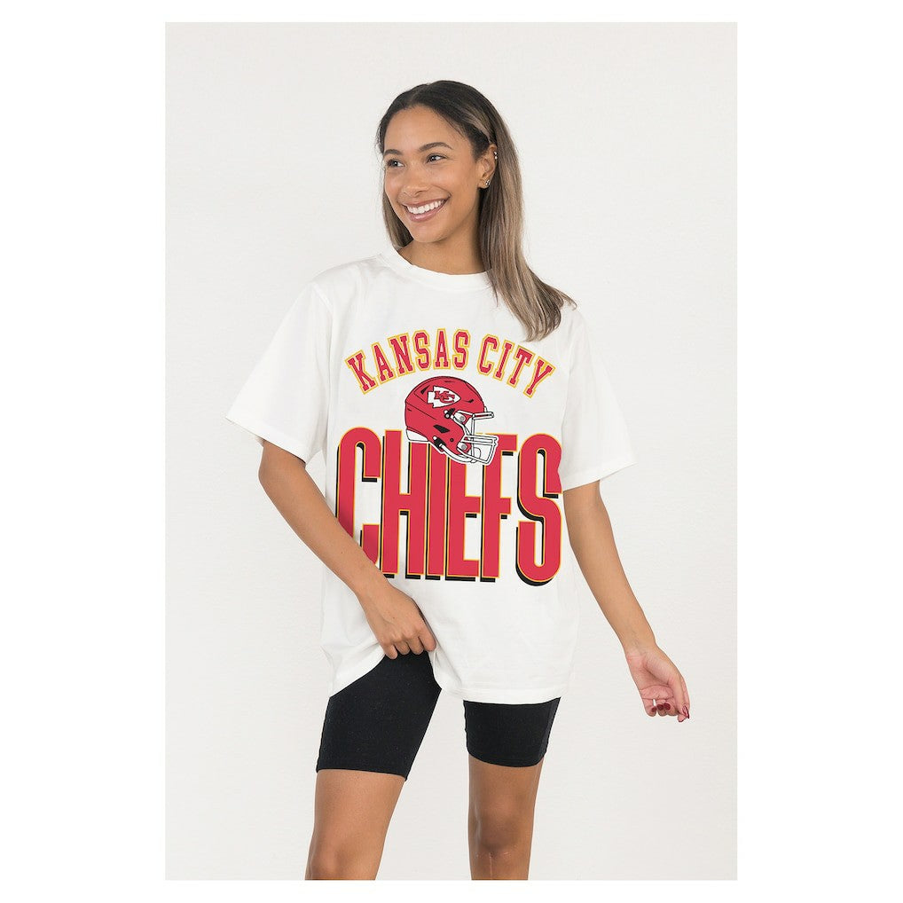Kansas City Chiefs Gameday Couture Women's Oversized Classic Fierce Focus T-Shirt - White cheap