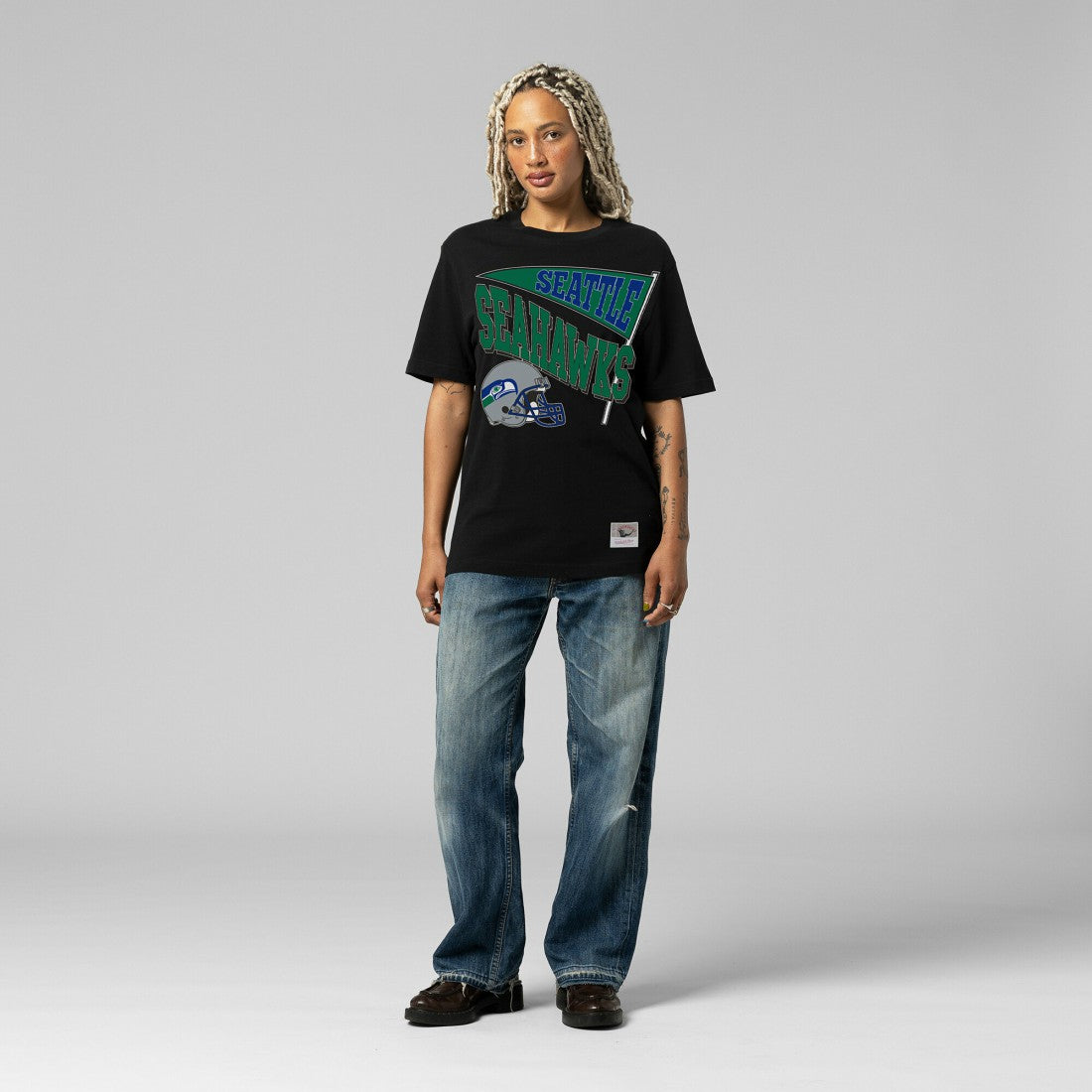 Seattle Seahawks Women's Team Dynamic Boyfriend T-Shirt - Black sale