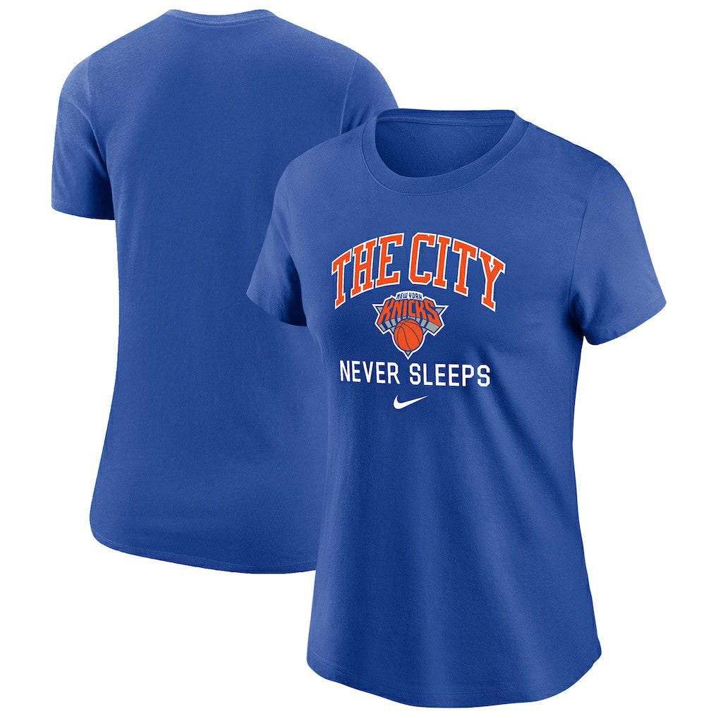 New York Knicks Women's The City Never Sleeps T-Shirt - Blue | Nike online