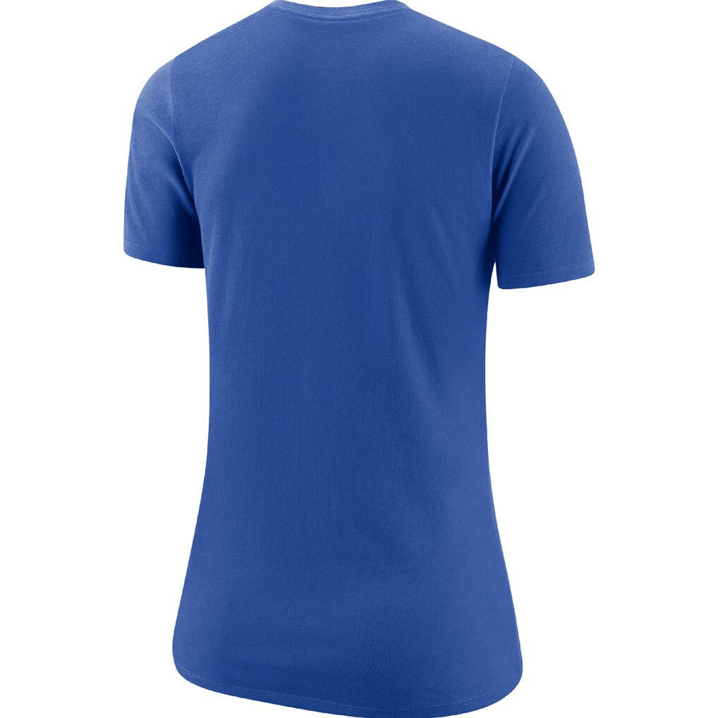 New York Knicks Women's The City Never Sleeps T-Shirt - Blue | Nike online