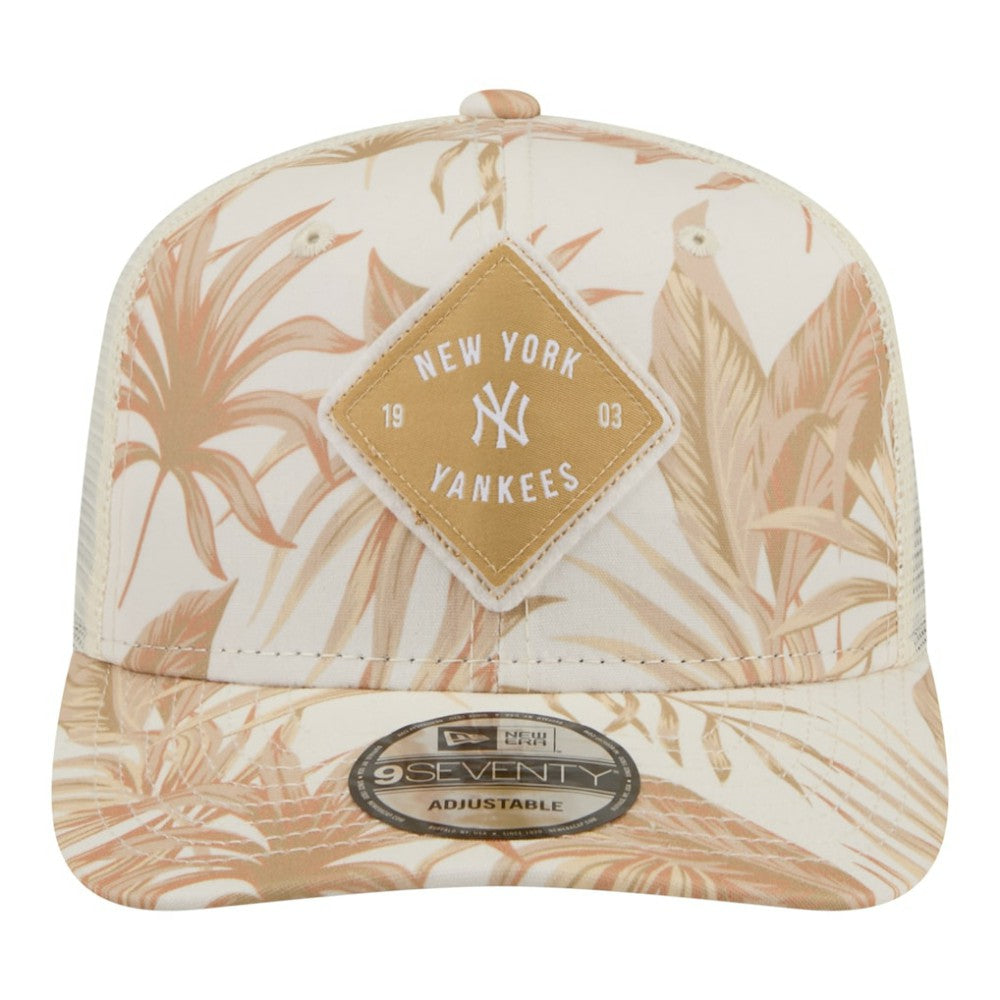 New York Yankees Tonal Palm 9SEVENTY Adjustable Trucker Hat - Tan | New Era