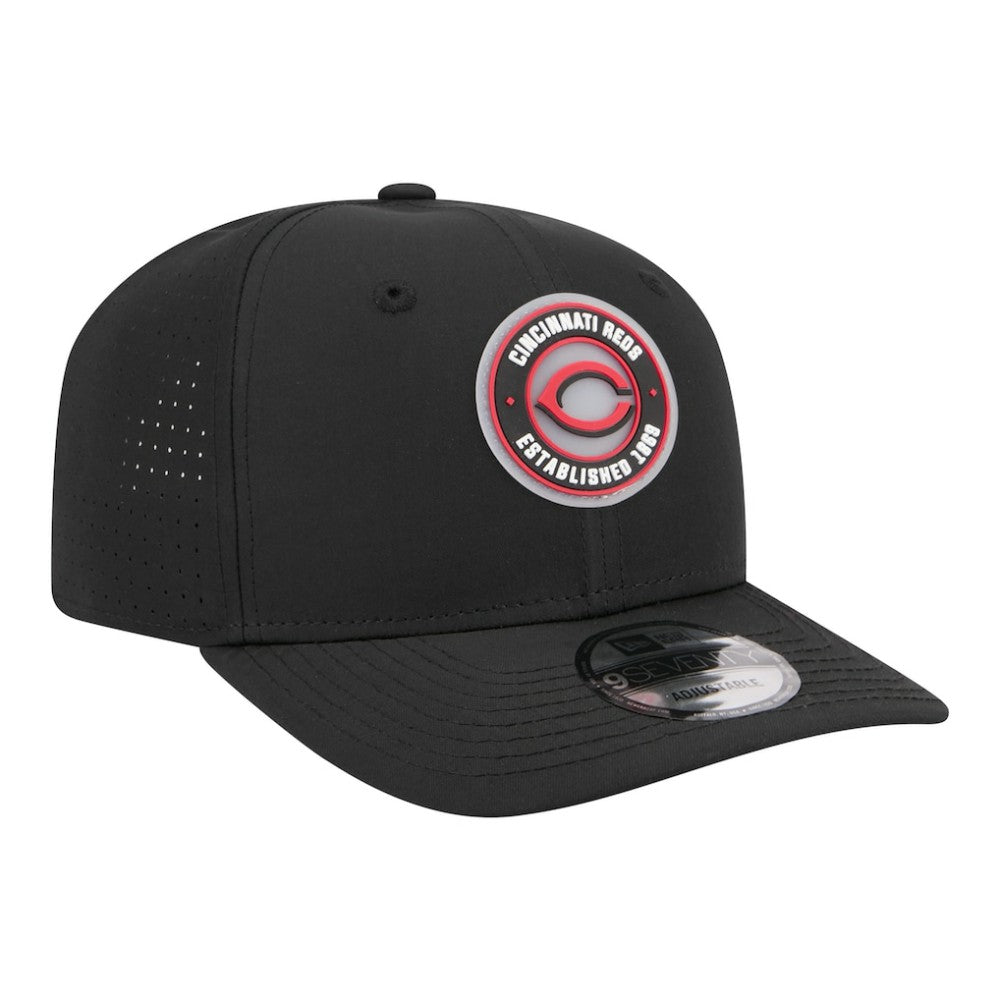Cincinnati Reds Circle 9SEVENTY Adjustable Hat - Black | New Era