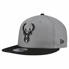 Milwaukee Bucks Core Logo Storm Gray Two-Tone 9FIFTY Snapback Hat - Gray | New Era shop