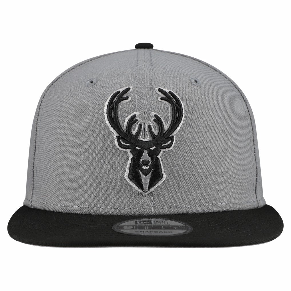 Milwaukee Bucks Core Logo Storm Gray Two-Tone 9FIFTY Snapback Hat - Gray | New Era shop