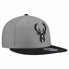 Milwaukee Bucks Core Logo Storm Gray Two-Tone 9FIFTY Snapback Hat - Gray | New Era shop