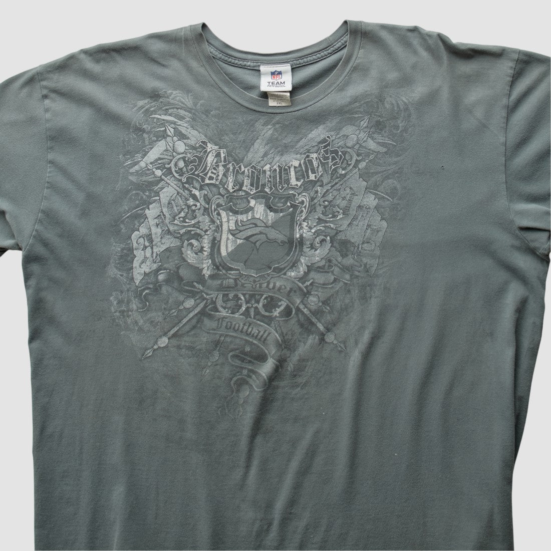 Denver Broncos 2000s T-Shirt - Gray Vintage online