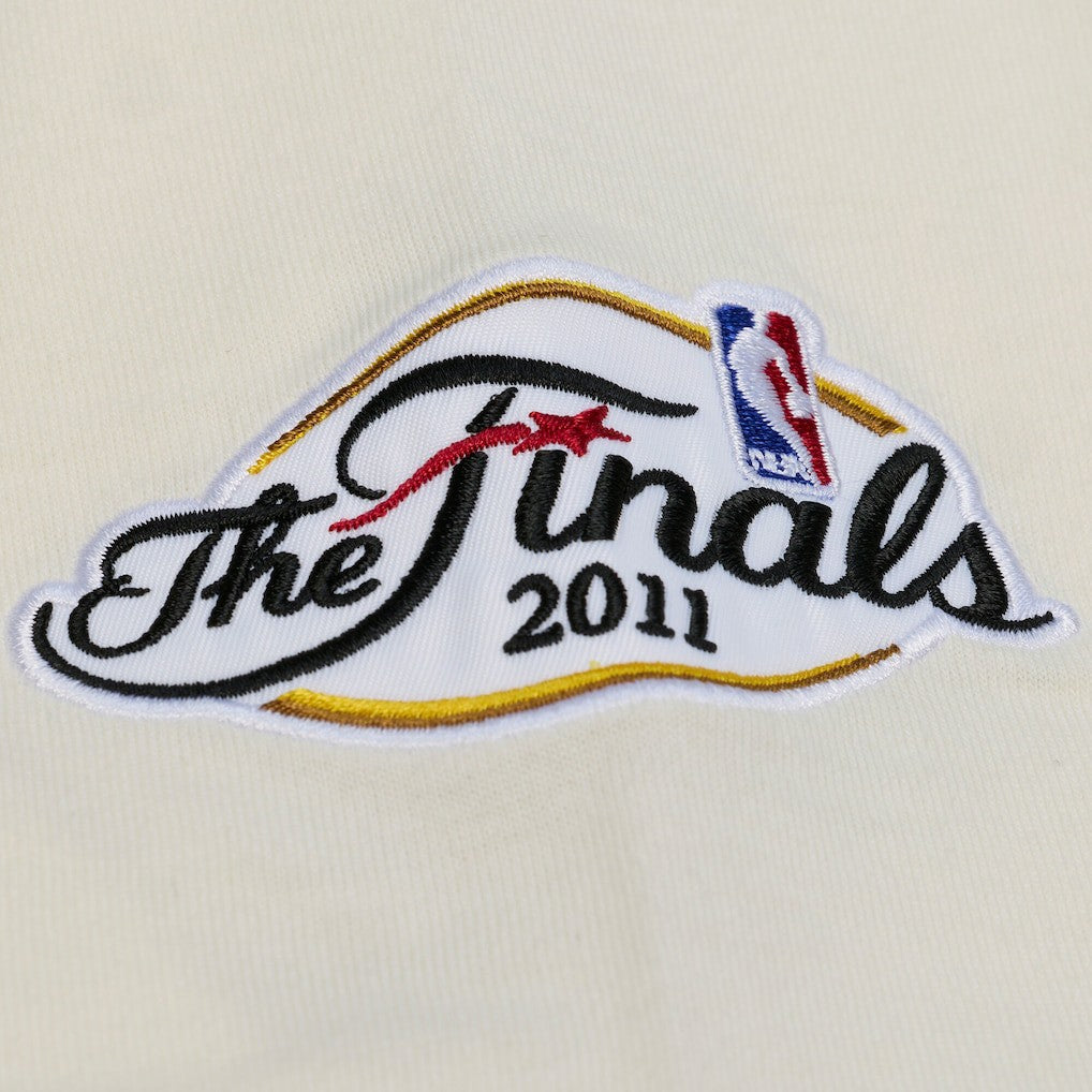 Dallas Mavericks Hardwood Classics Chainstitch Premium T-Shirt sale - Cream | Mitchell & Ness for sale