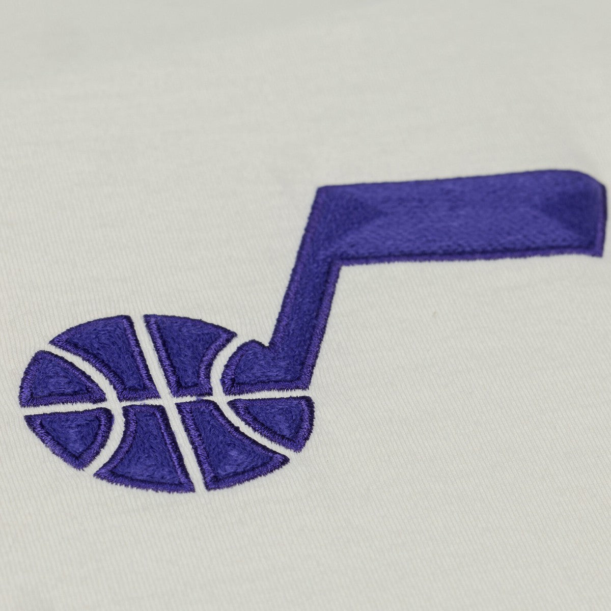 Utah Jazz Hardwood Classics Chainstitch Premium T-Shirt - Cream | Mitchell & Ness online