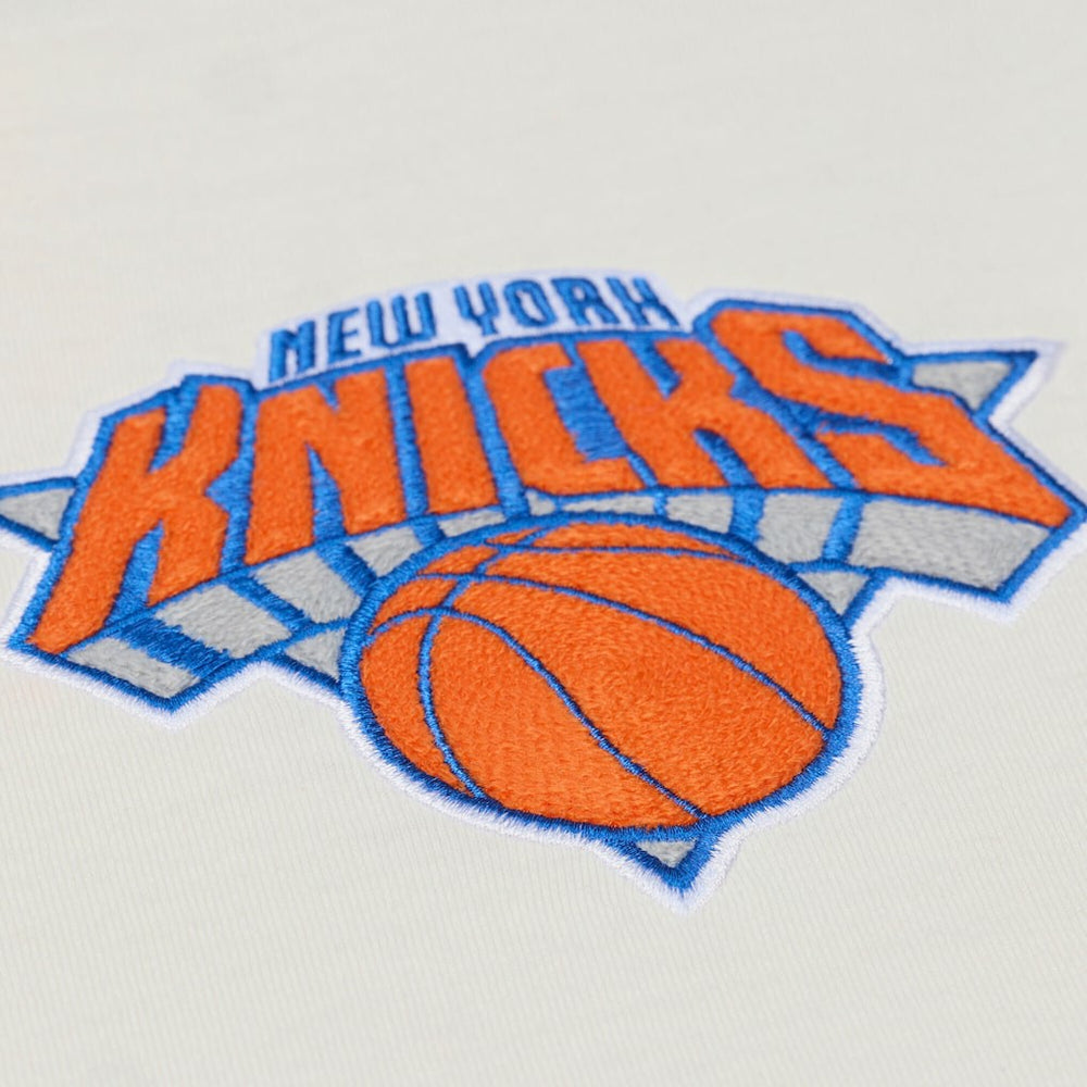 New York Knicks Hardwood Classics Chainstitch Premium T-Shirt - Cream | Mitchell & Ness online
