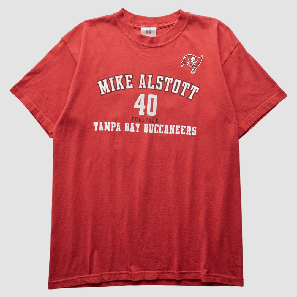 Tampa Bay Buccaneers NFL 2000s T-Shirt - Red Vintage online