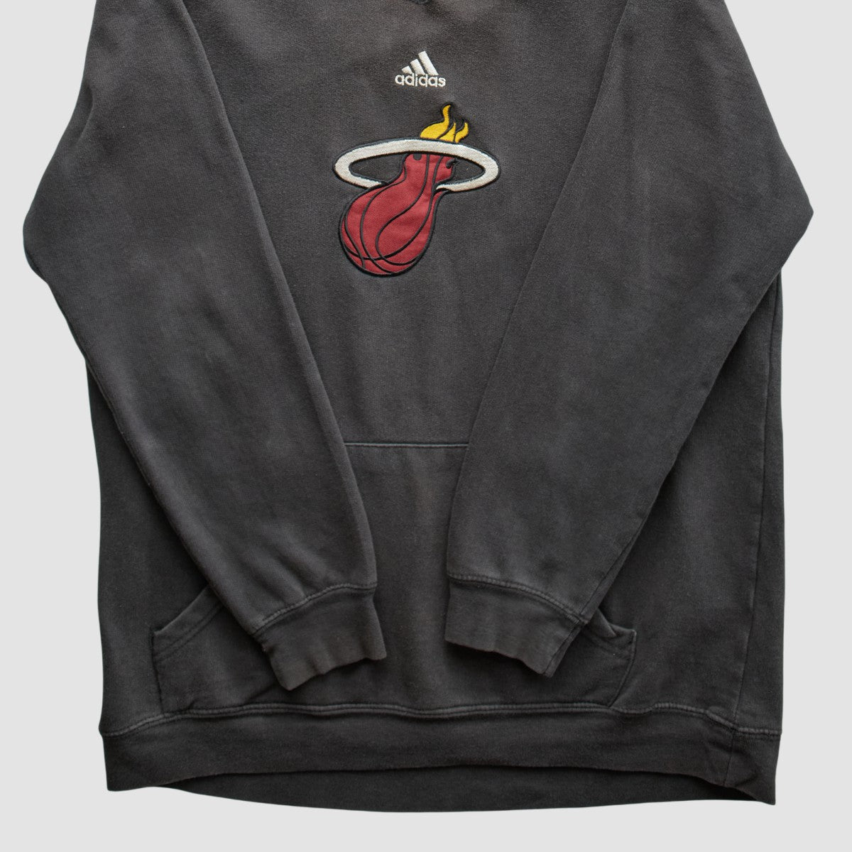 Miami Heat 2000s Pullover Sweatshirt - Charcoal Vintage | Adidas shop