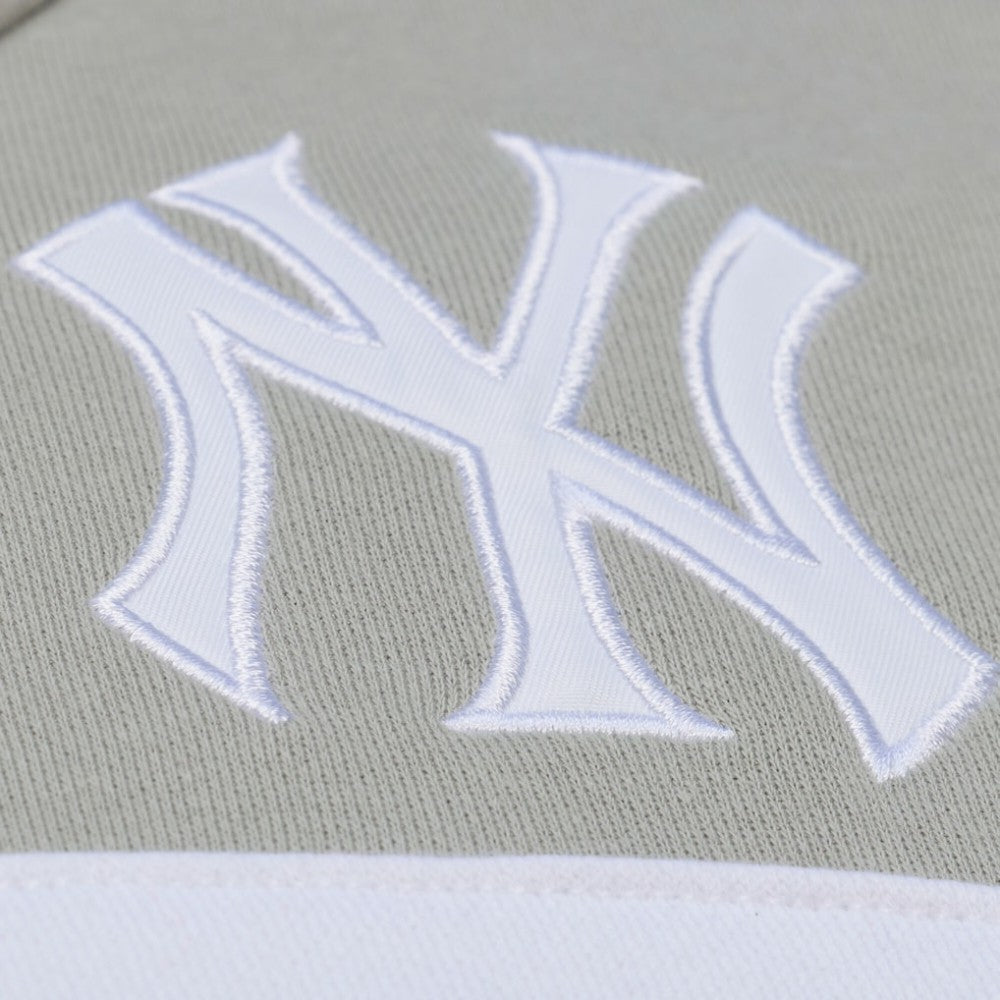 New York Yankees Cooperstown Collection Thunderstorm Head Coach Hoodie - Gray | Mitchell & Ness