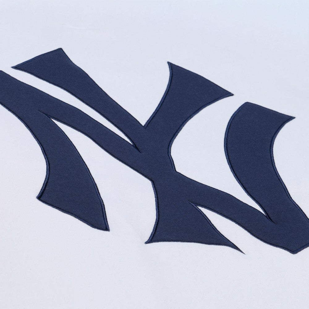 New York Yankees Arctic Fleece Sweatshirt - White | Mitchell & Ness