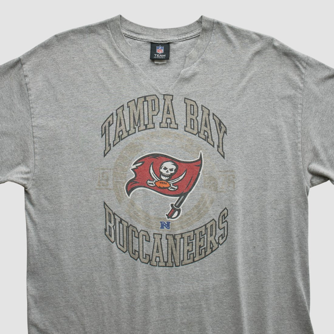 Tampa Bay Buccaneers Team Edition Apparel 2010s T-shirt - Heather Gray Vintage sale