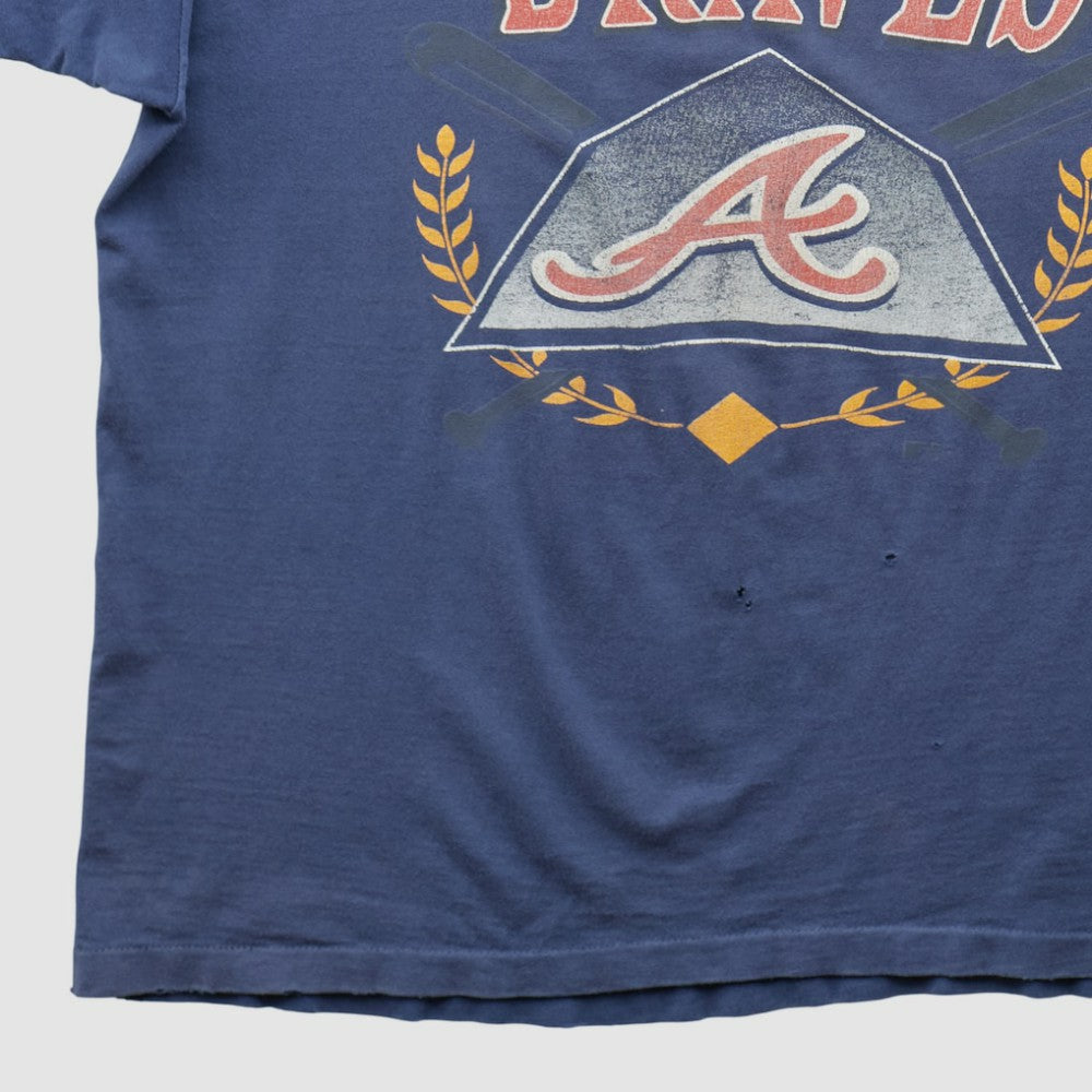 Atlanta Braves Hanes 90s T-shirt - Navy Vintage