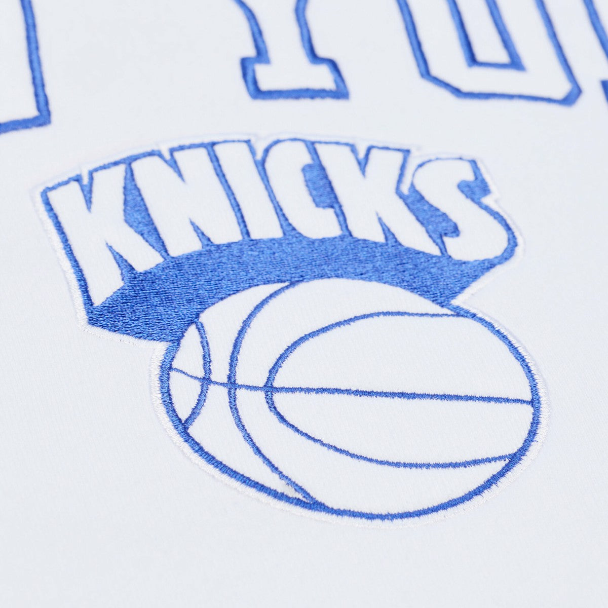 New York Knicks Arctic Fleece Sweatshirt - White | Mitchell & Ness outlet