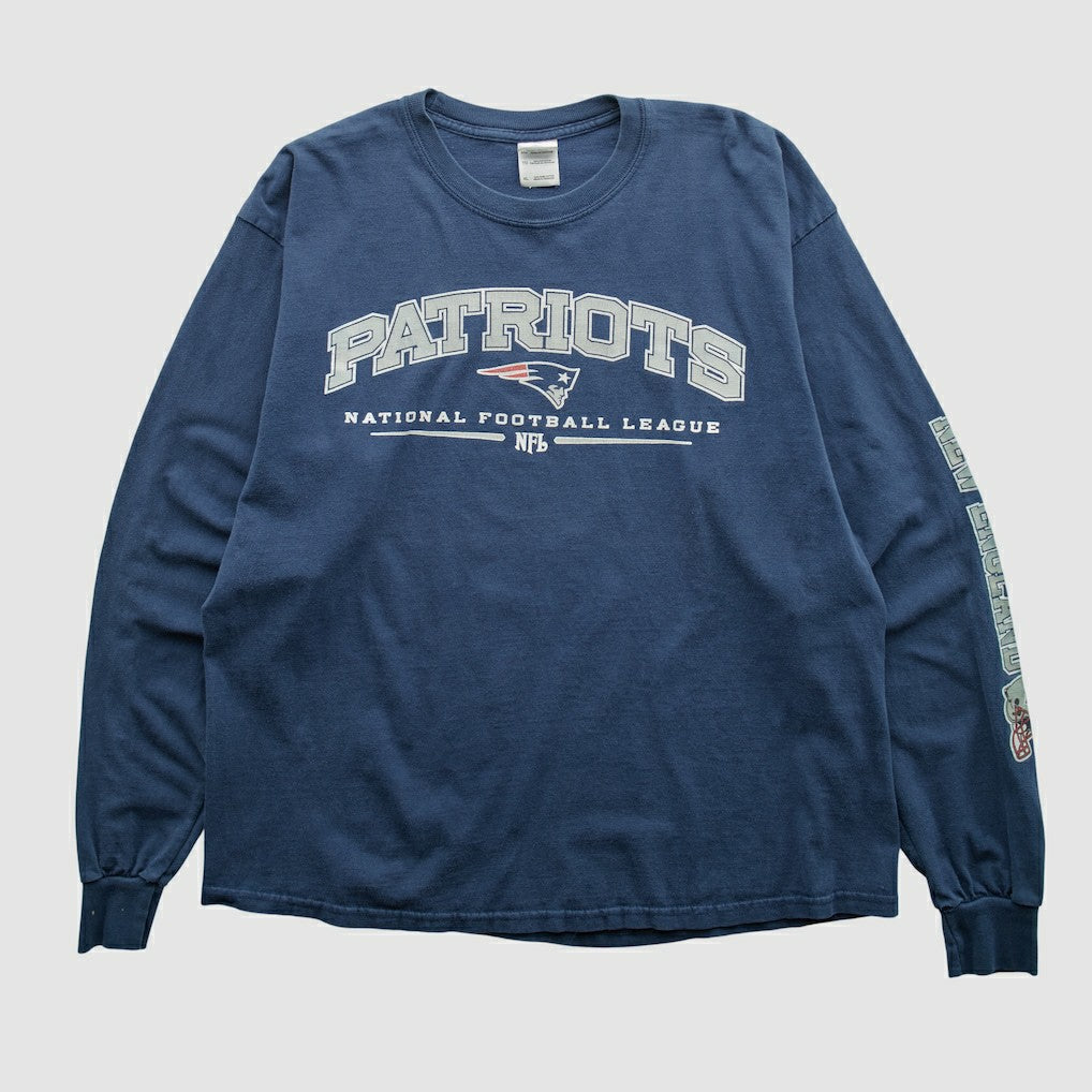 New England Patriots Gildan 2000s Long Sleeve T-shirt - Navy Vintage on sale