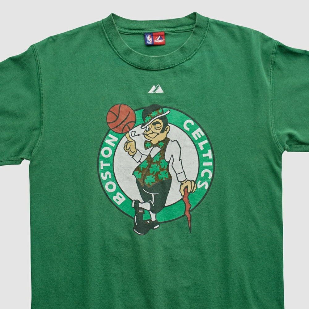 Boston Celtics Majestic 2000s T-shirt - Green Vintage | Vintage cheap