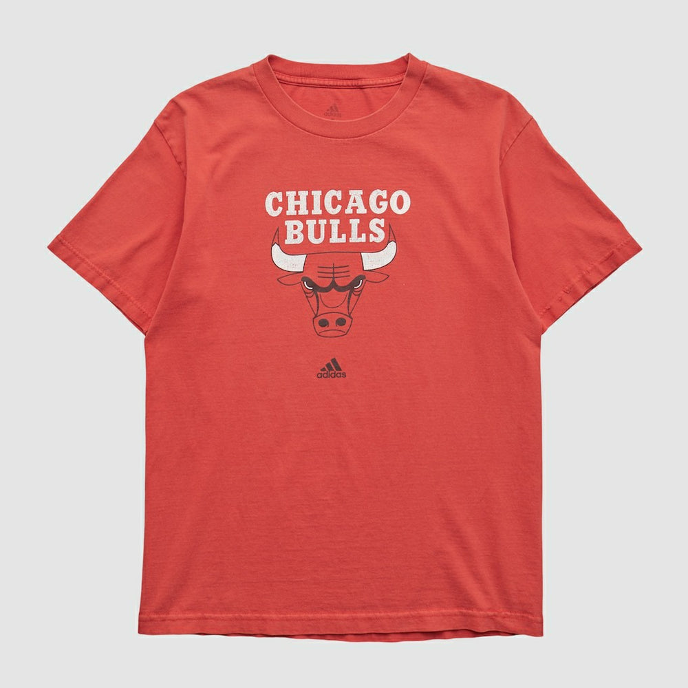 Chicago Bulls 2000s T-shirt sale - Red Vintage | Adidas on sale