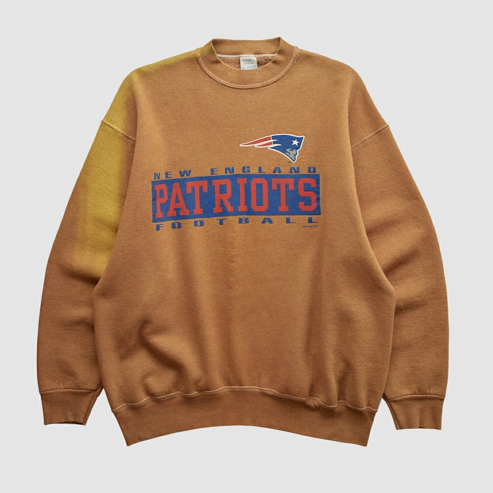 New England Patriots Salem Sportswear 1996 Pullover Sweatshirt - Clay Vintage for sale