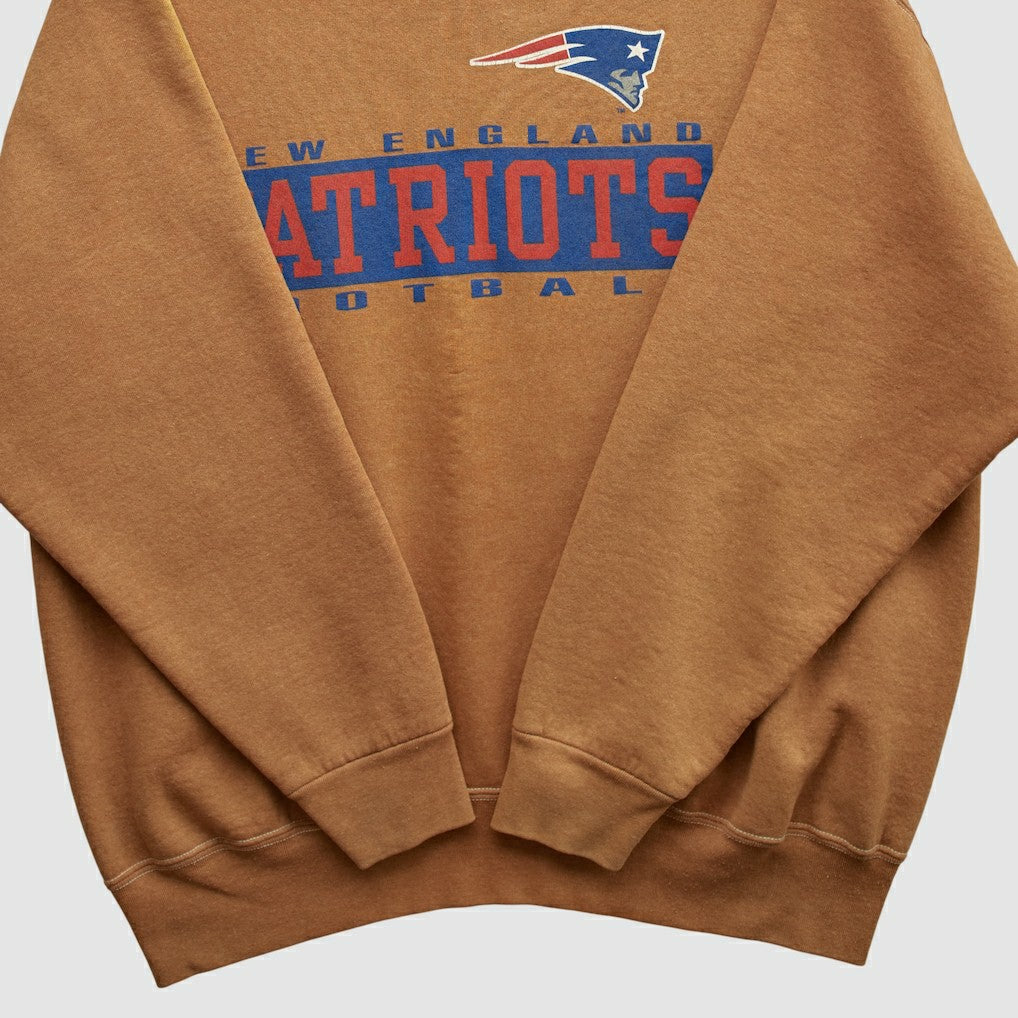 New England Patriots Salem Sportswear 1996 Pullover Sweatshirt - Clay Vintage for sale