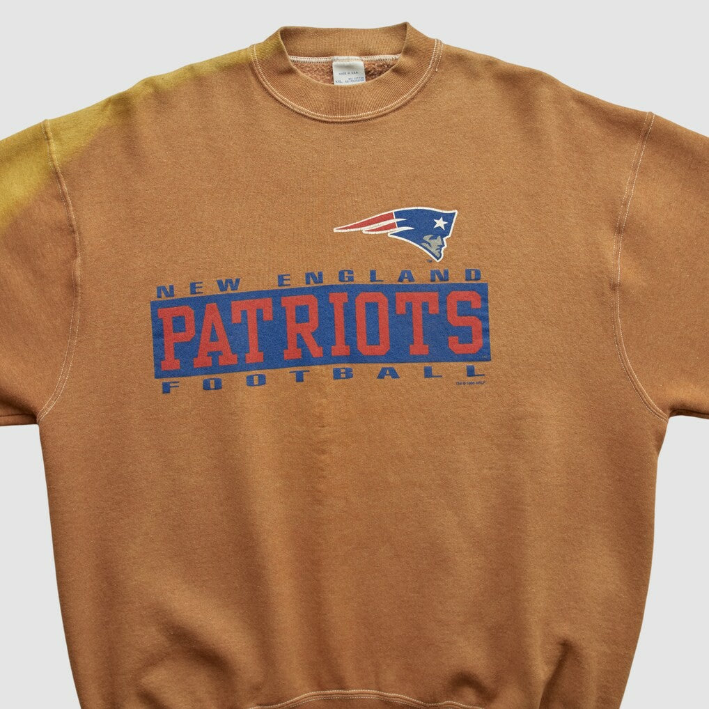 New England Patriots Salem Sportswear 1996 Pullover Sweatshirt - Clay Vintage for sale