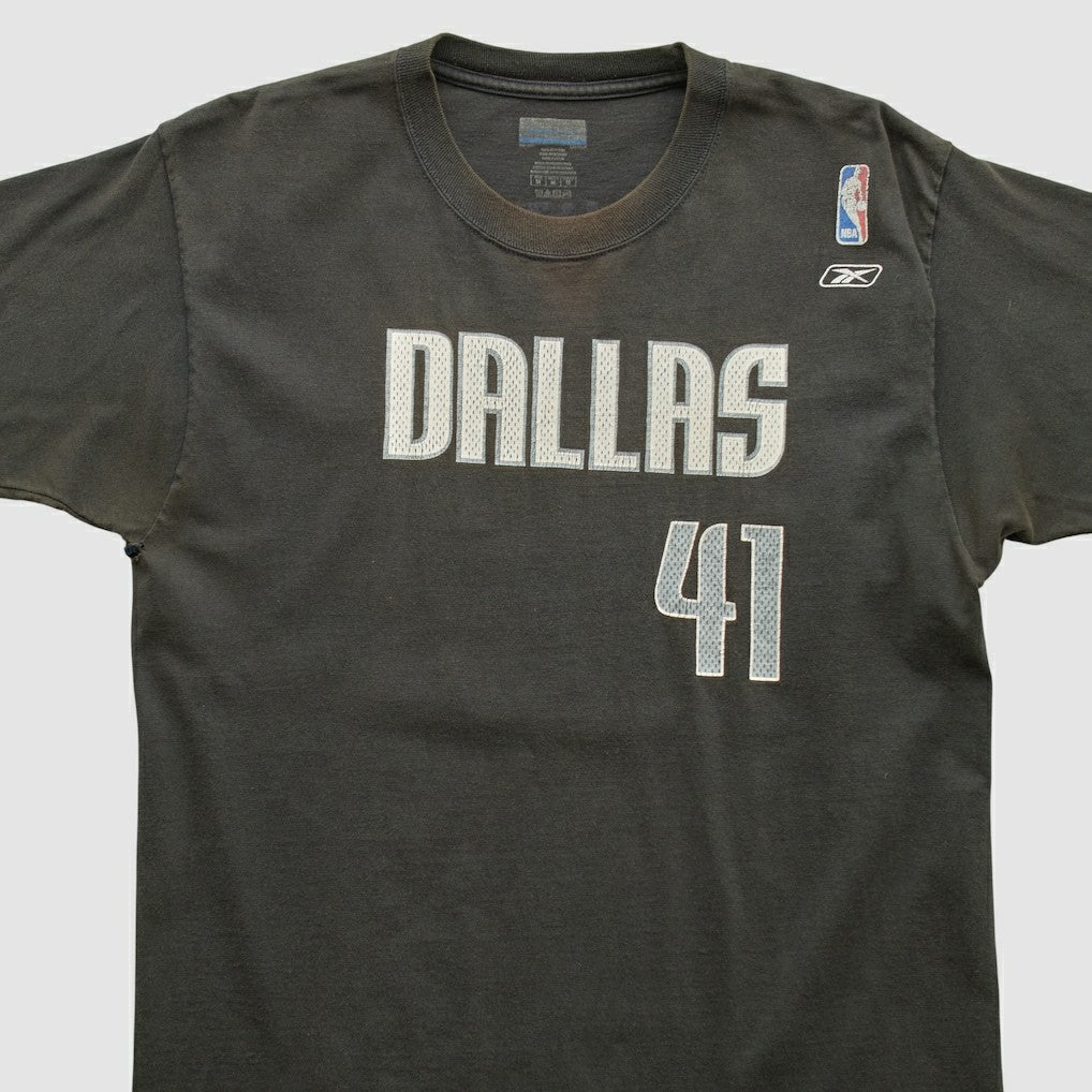 Dallas Mavericks Reebok 2000s T-shirt sale - Black Vintage | Vintage for sale