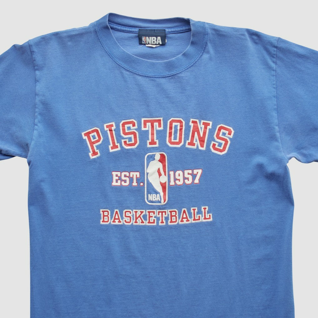 Detroit Pistons NBA 2000s T-shirt sale - Blue Vintage | Vintage on sale