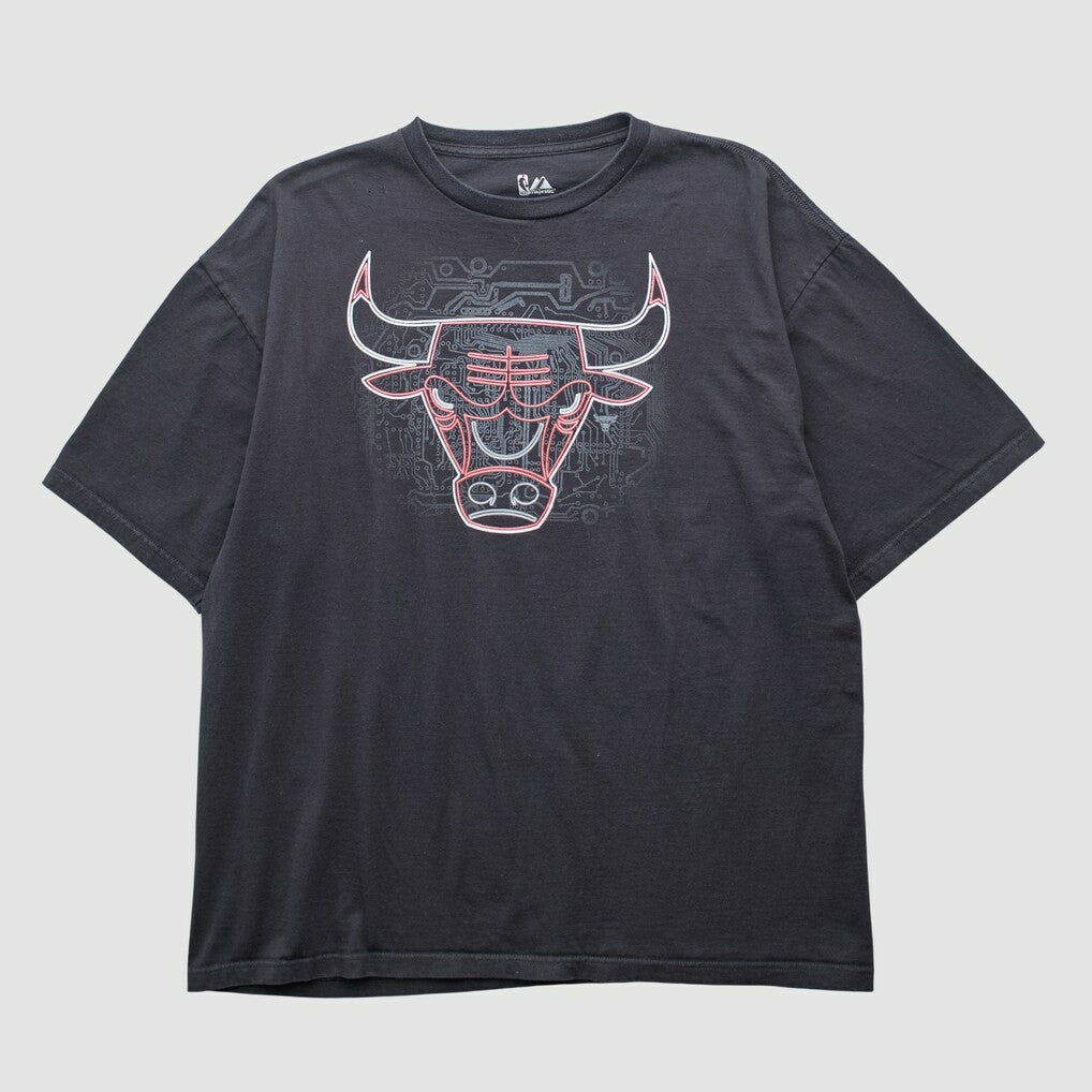 Chicago Bulls Majestic 2000s T-shirt sale - Black Vintage | Vintage cheap