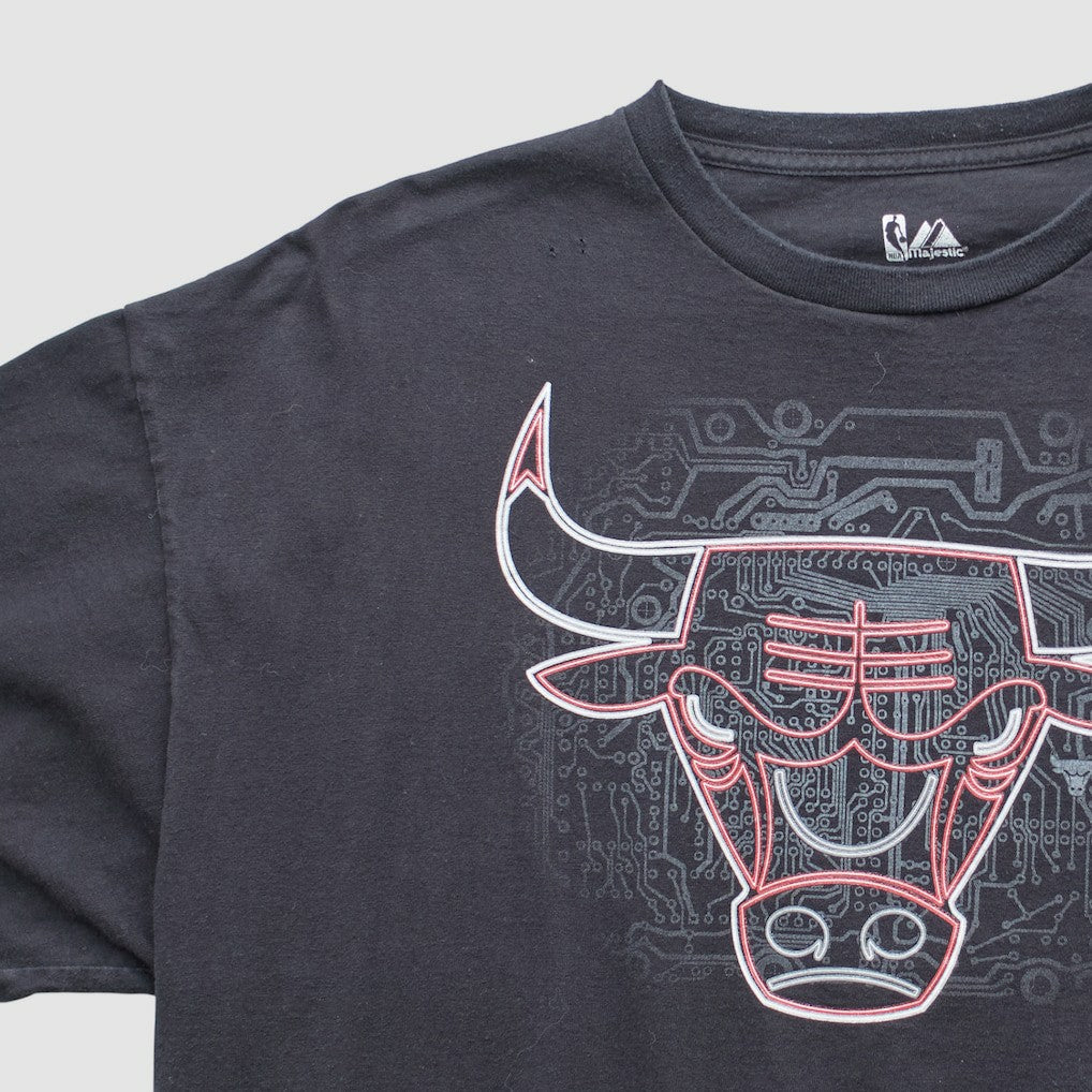 Chicago Bulls Majestic 2000s T-shirt sale - Black Vintage | Vintage cheap