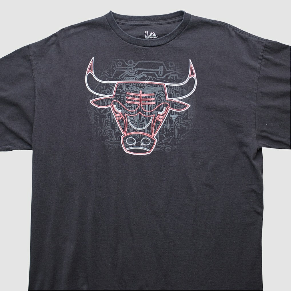Chicago Bulls Majestic 2000s T-shirt sale - Black Vintage | Vintage cheap
