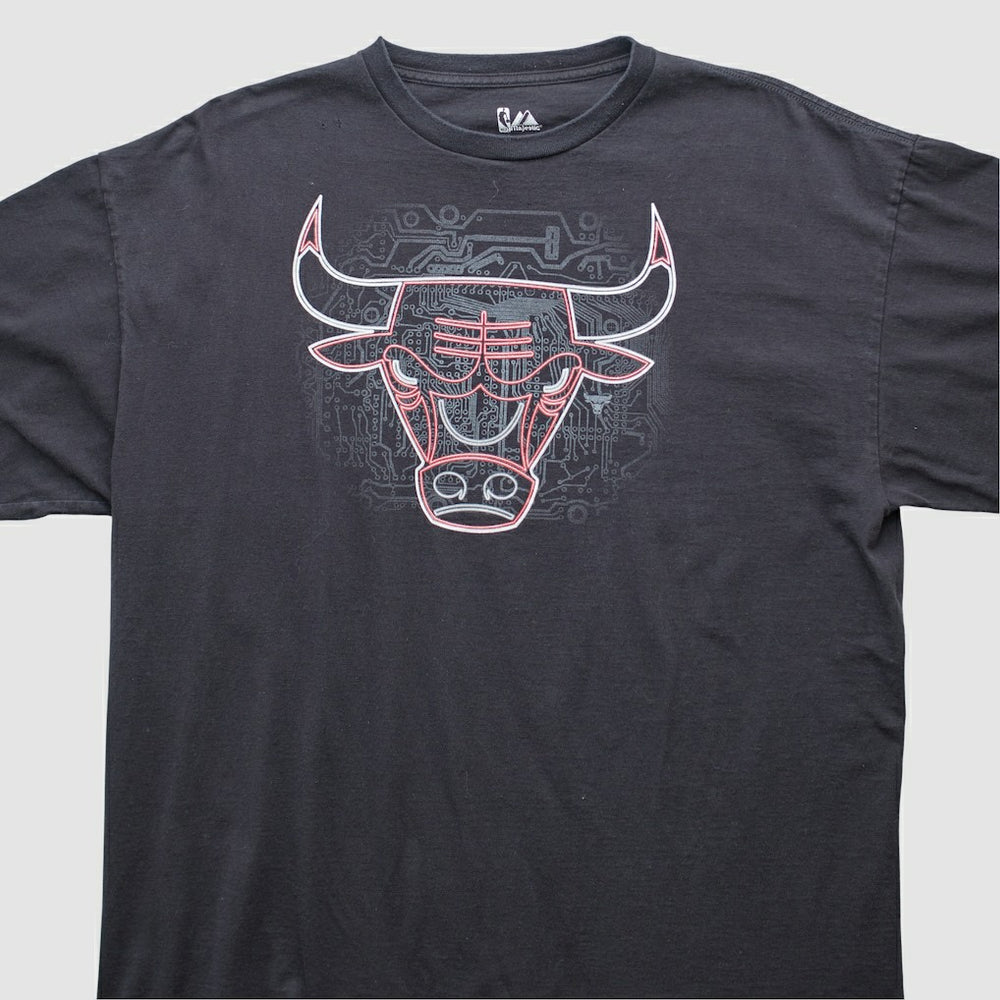Chicago Bulls Majestic 2000s T-shirt sale - Black Vintage | Vintage cheap
