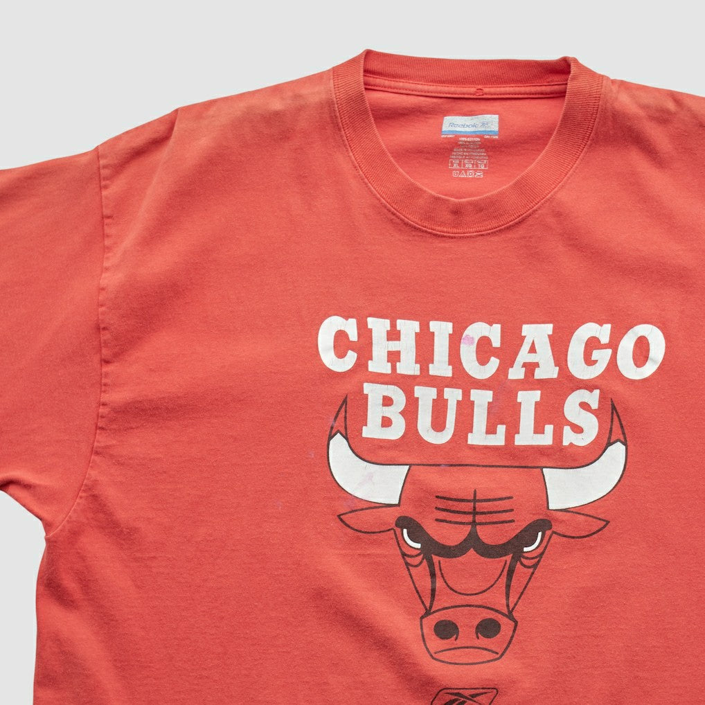 Chicago Bulls Reebok 2000s T-shirt sale - Red Vintage | Vintage cheap
