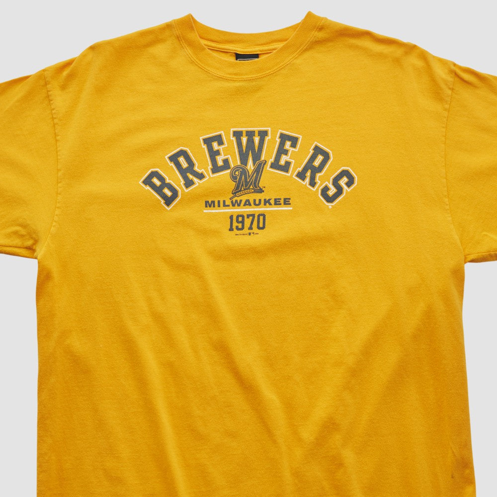 Milwaukee Brewers Gear For Sports 2000s T-shirt - Yellow Vintage