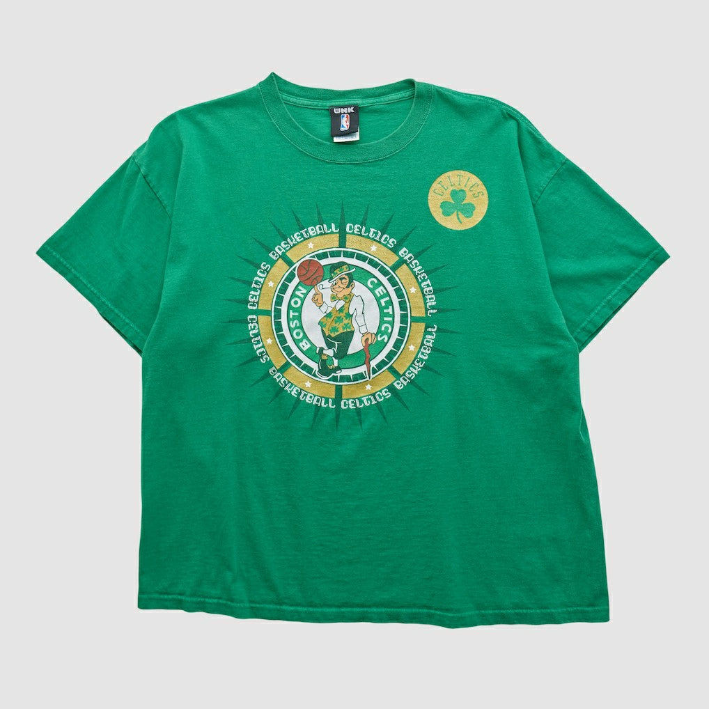 Boston Celtics UNK 2000s T-shirt - Green Vintage | Vintage sale