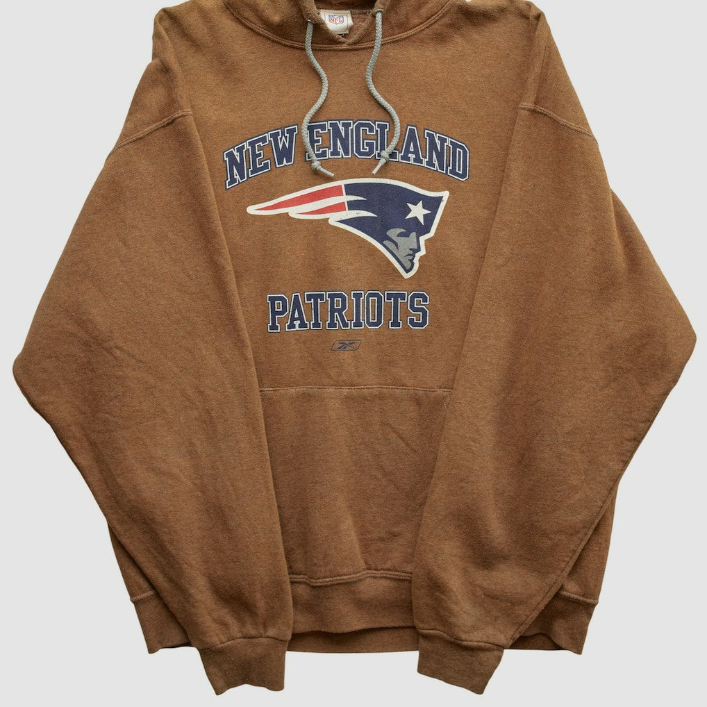 New England Patriots Jerzees 2000s Hooded Sweatshirt - Clay Vintage for sale