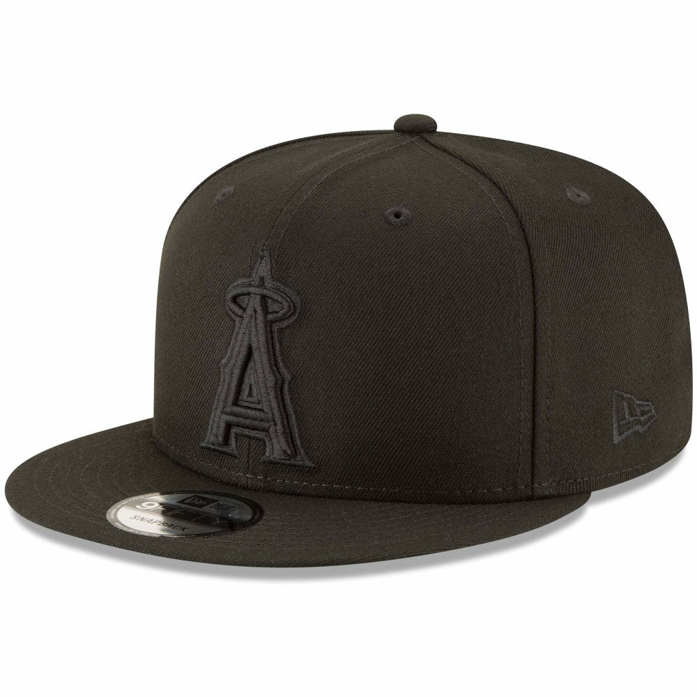 Los Angeles Angels Black on Black 9FIFTY Team Snapback Adjustable Hat - Black | New Era