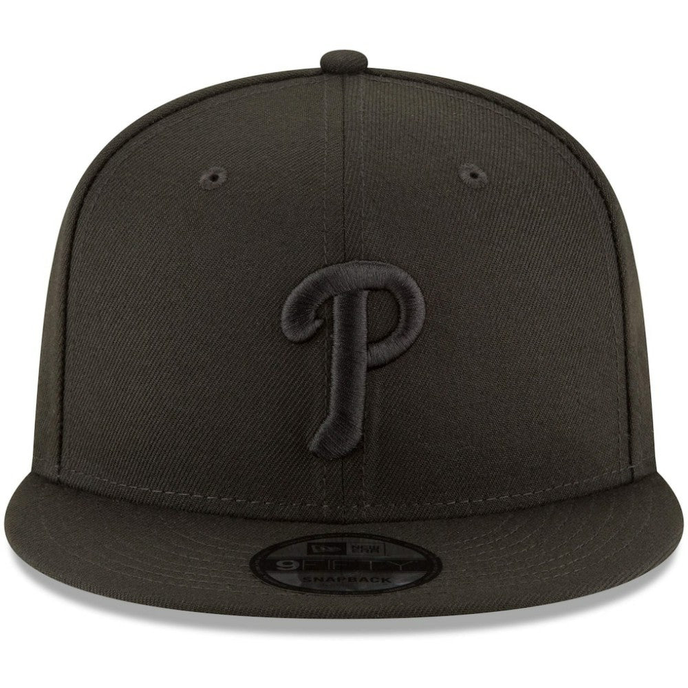 Philadelphia Phillies Black on Black 9FIFTY Team Snapback Adjustable Hat - Black | New Era