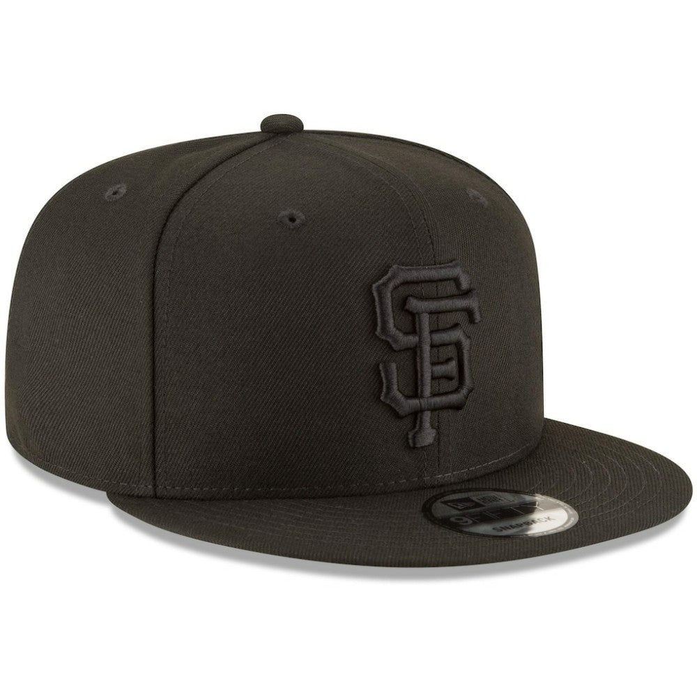 San Francisco Giants Black on Black 9FIFTY Team Snapback Adjustable Hat - Black | New Era